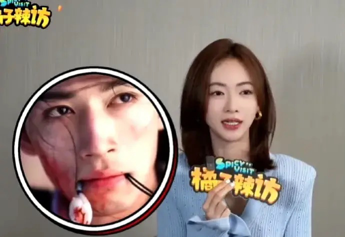 #吴谨言没想到叼玉佩成名场面#设计出叼玉佩的真是个天才！！！感觉后面所有剧情都比