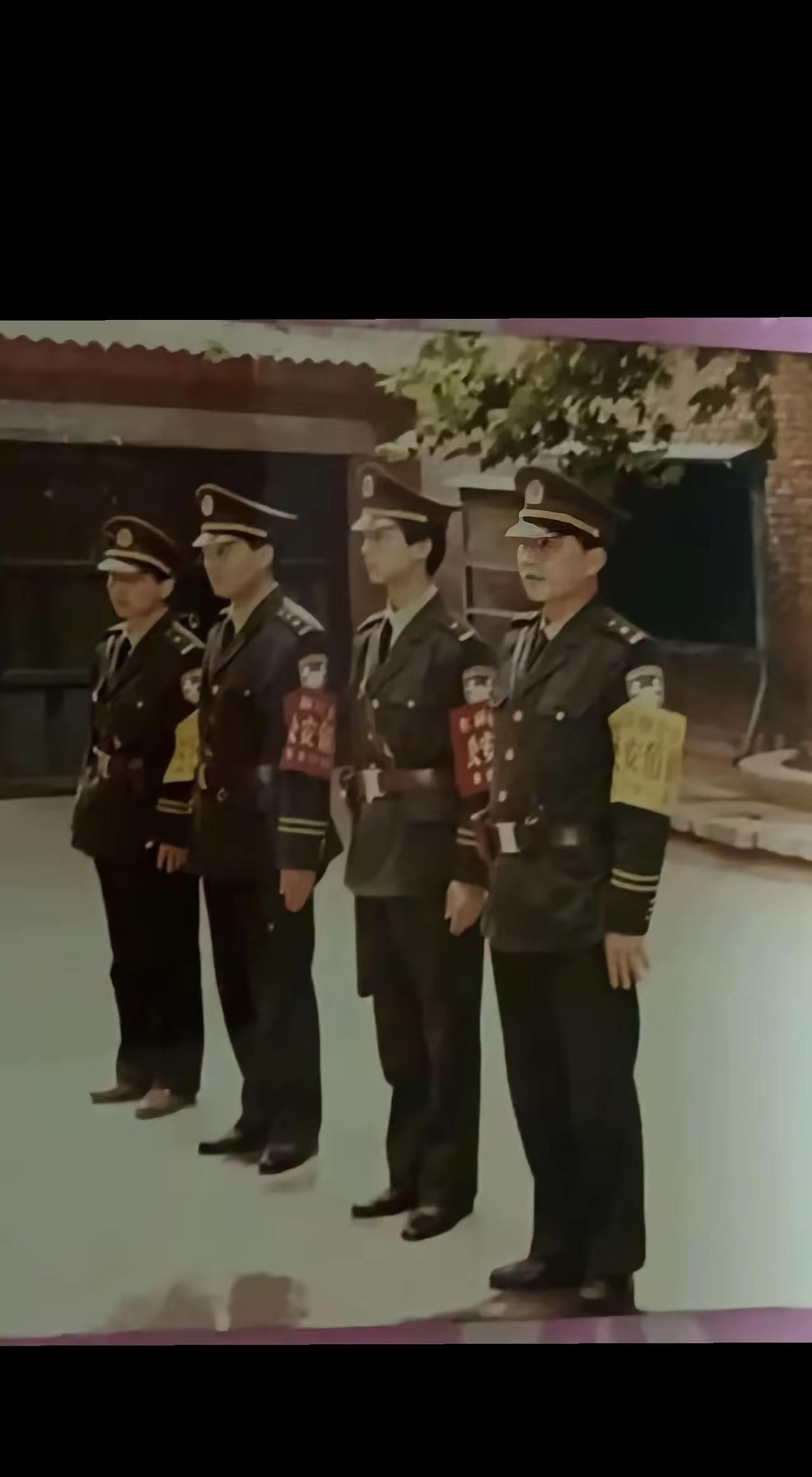 你单位交接班制度是流氓条款吗？
我们单位为了防止出现空岗，规定了交接班制度：接班