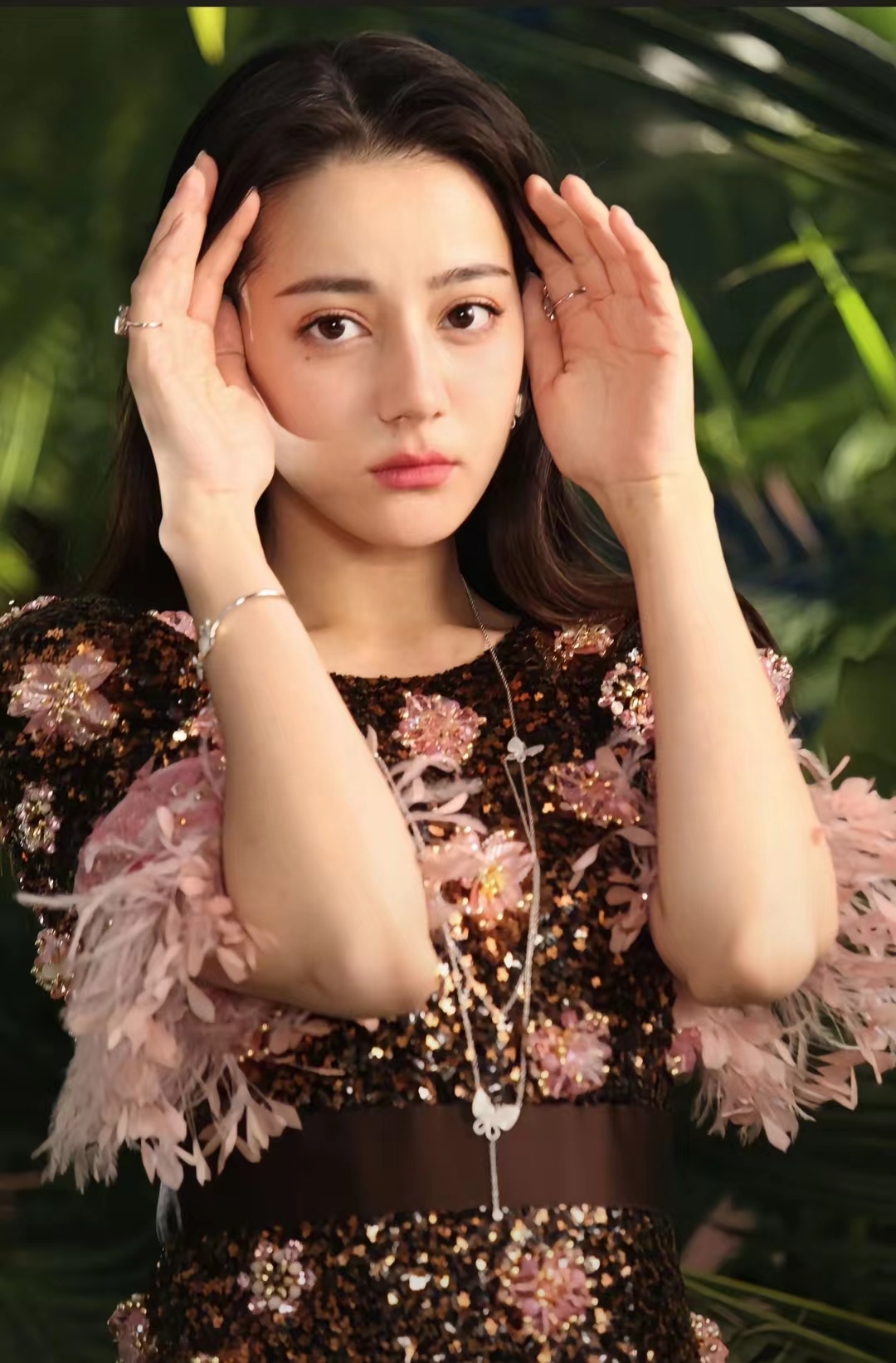 懂得宽恕，懂得原谅，开心的是自己，懂得淡泊名利，懂得享受生活，放松的是自己，懂得