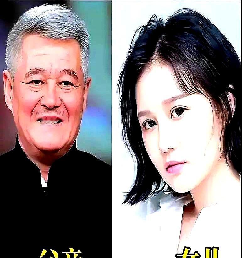 片场能骂哭影帝的手，给女儿发微信时会加一朵玫瑰表情。
张艺谋监视器前摔对讲机的暴