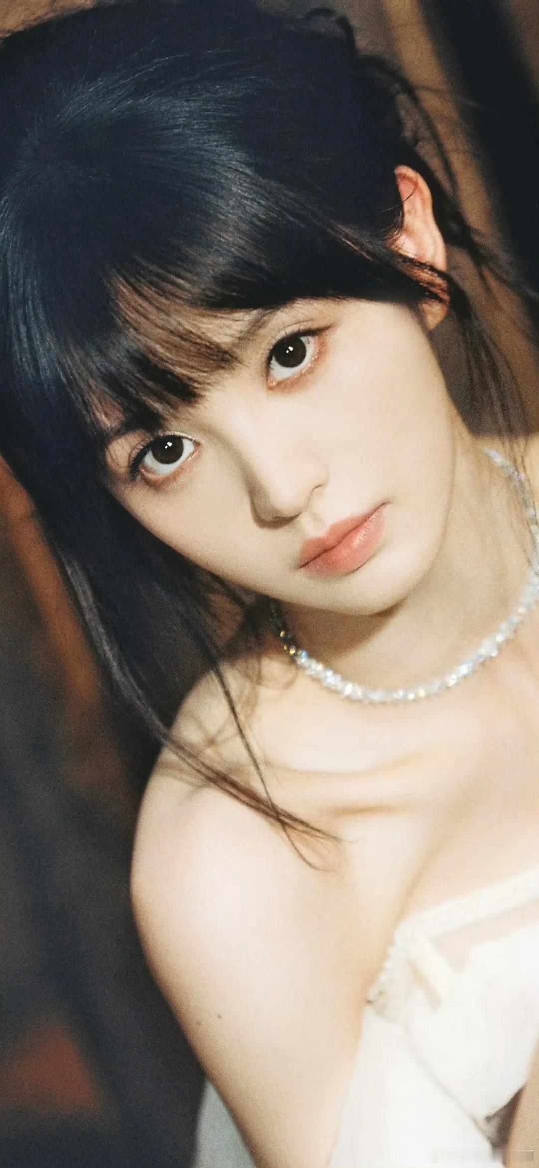 【田曦薇】谁懂她这双会说话的大眼睛这么水灵灵地盯着你的感觉啊[舔屏][舔屏] 