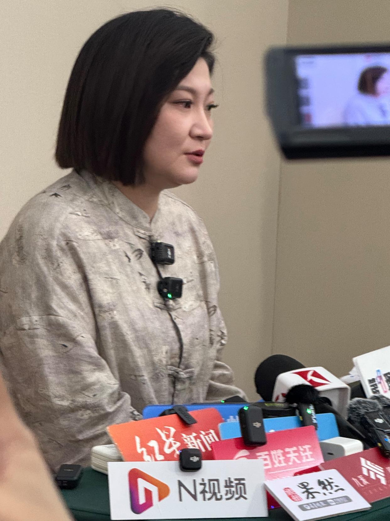王暖暖这辈子最后悔的不是俞晓东也不是失去的那个孩子，
而是她没能认识何鸿燊，因为