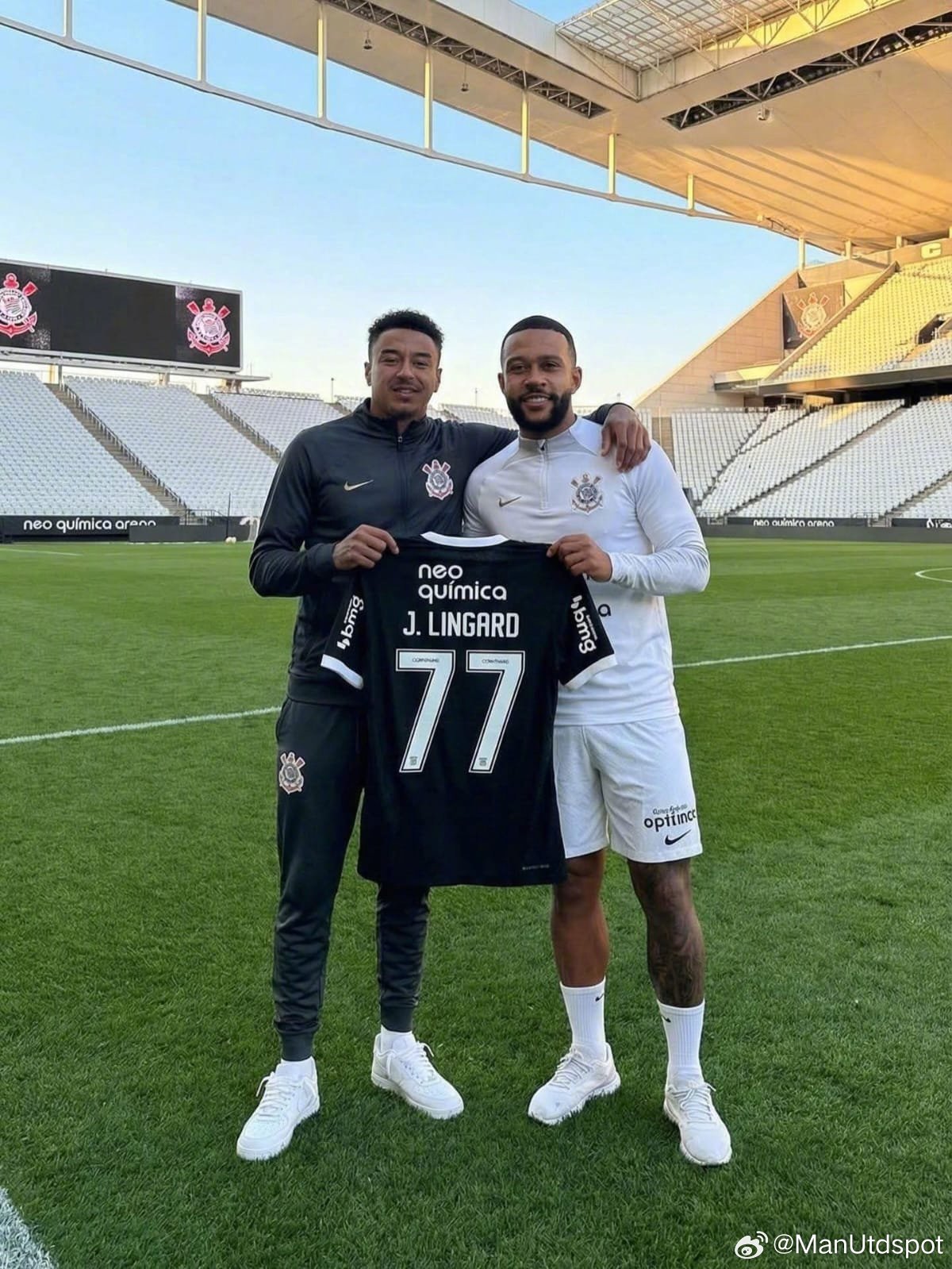 前曼联球员林佳德加盟巴甲球队科林蒂安，双方签约1年。同时科林蒂安现有前曼联球员孟