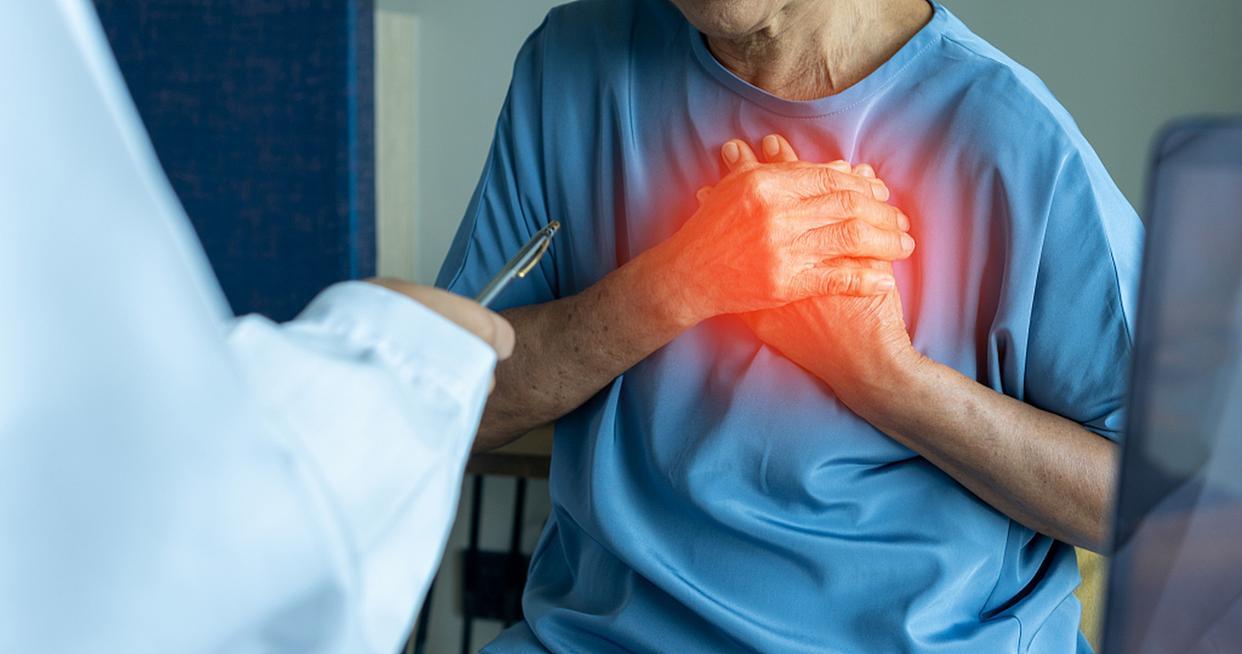 中年猝死多因心梗，预防刻不容缓，饮食方面注意

新鲜蔬菜：菠菜、芹菜、西兰花、番