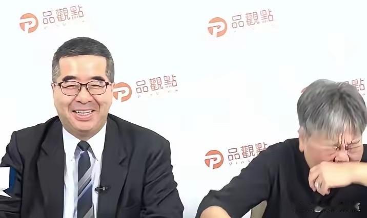 萧旭岑：加强军购，大陆若攻台，我们会坚决还击！

前脚还在大陆笑着握手吃饭，后脚
