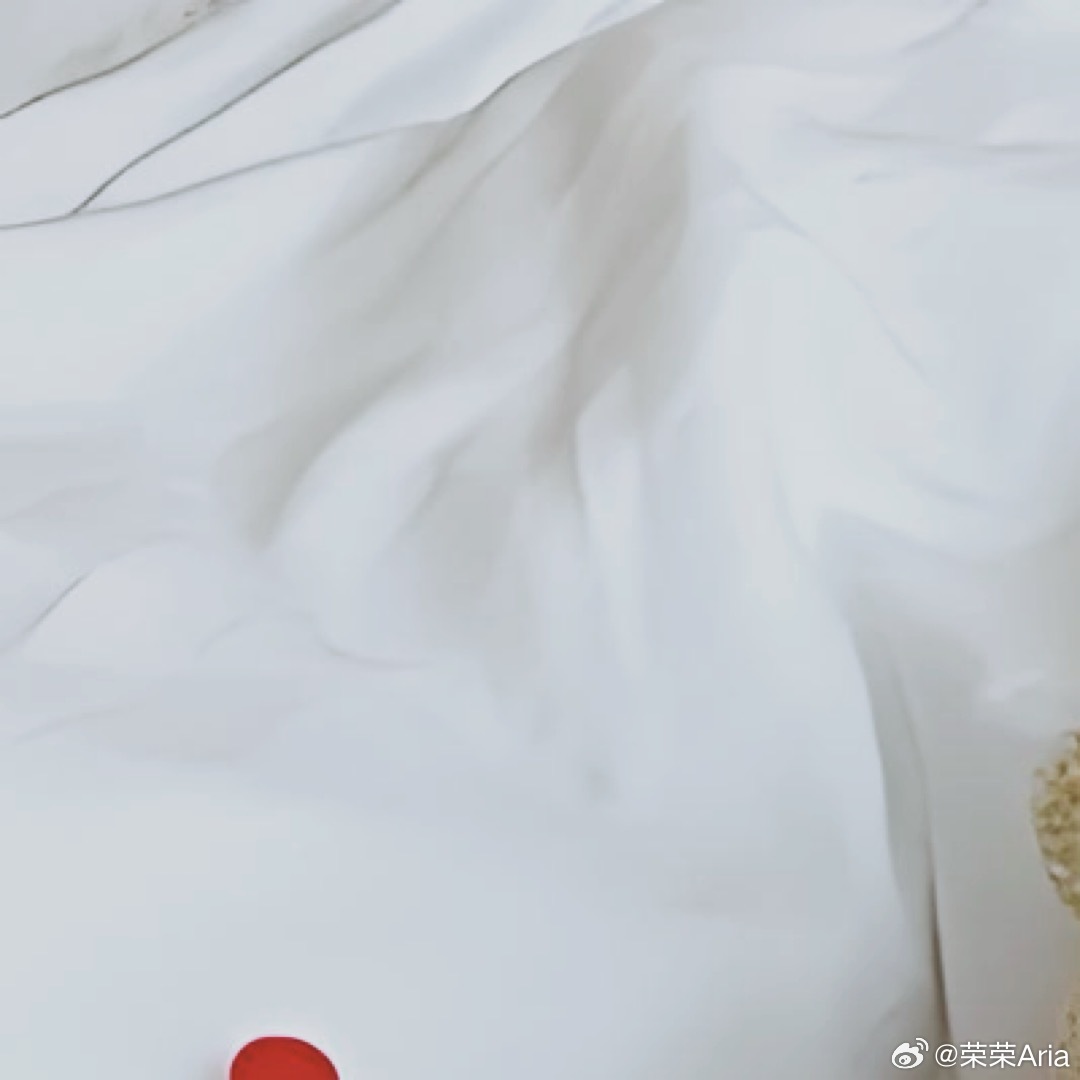 我帮邻居收了快递，还顺便把楼道打扫了一下。这些小事，却能让邻里关系更融洽，让生活