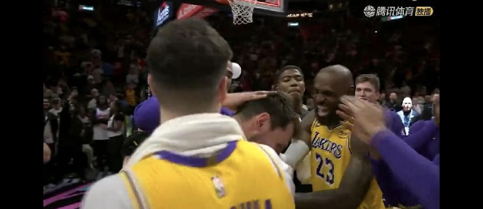 东子太猛了吧！背靠背60分，两天狂砍100分，这还是人能做到的吗？简直是篮球场上