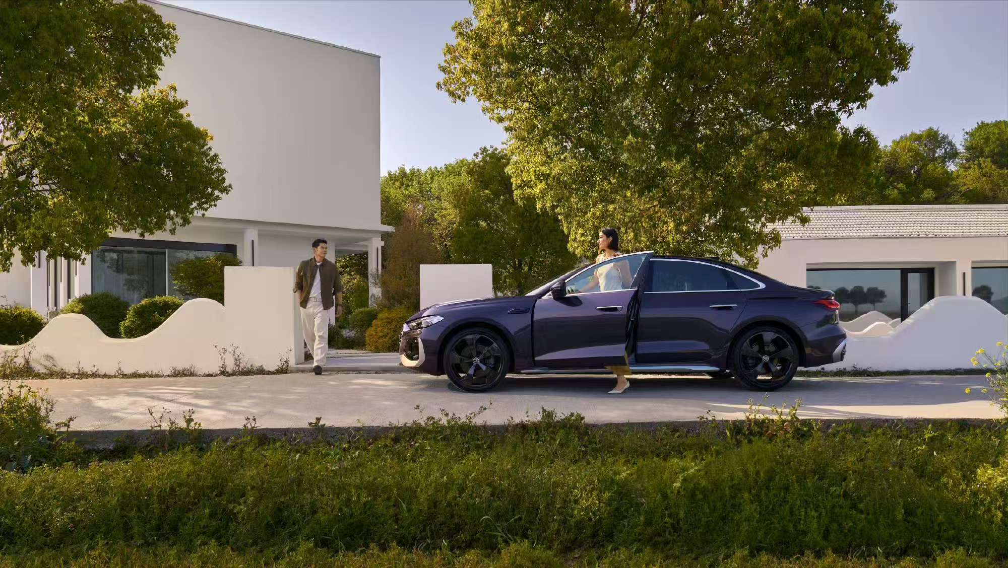 一汽奥迪全面迎来智能化以前停车全靠“老司机手艺”，现在有乾崑智驾直接变成“看心情