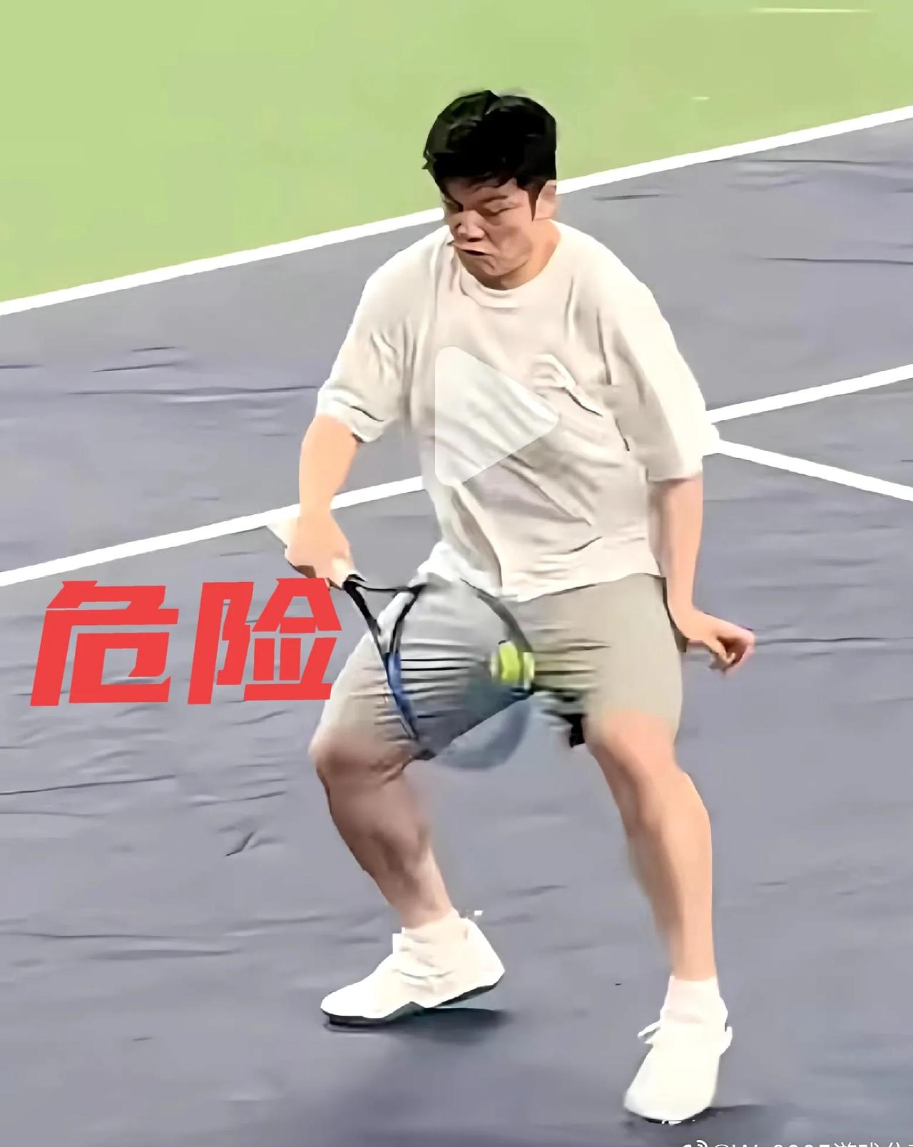保证你笑！樊振东情景剧！

网球危险！

差一点，“两球相遇”

危险！

吓死