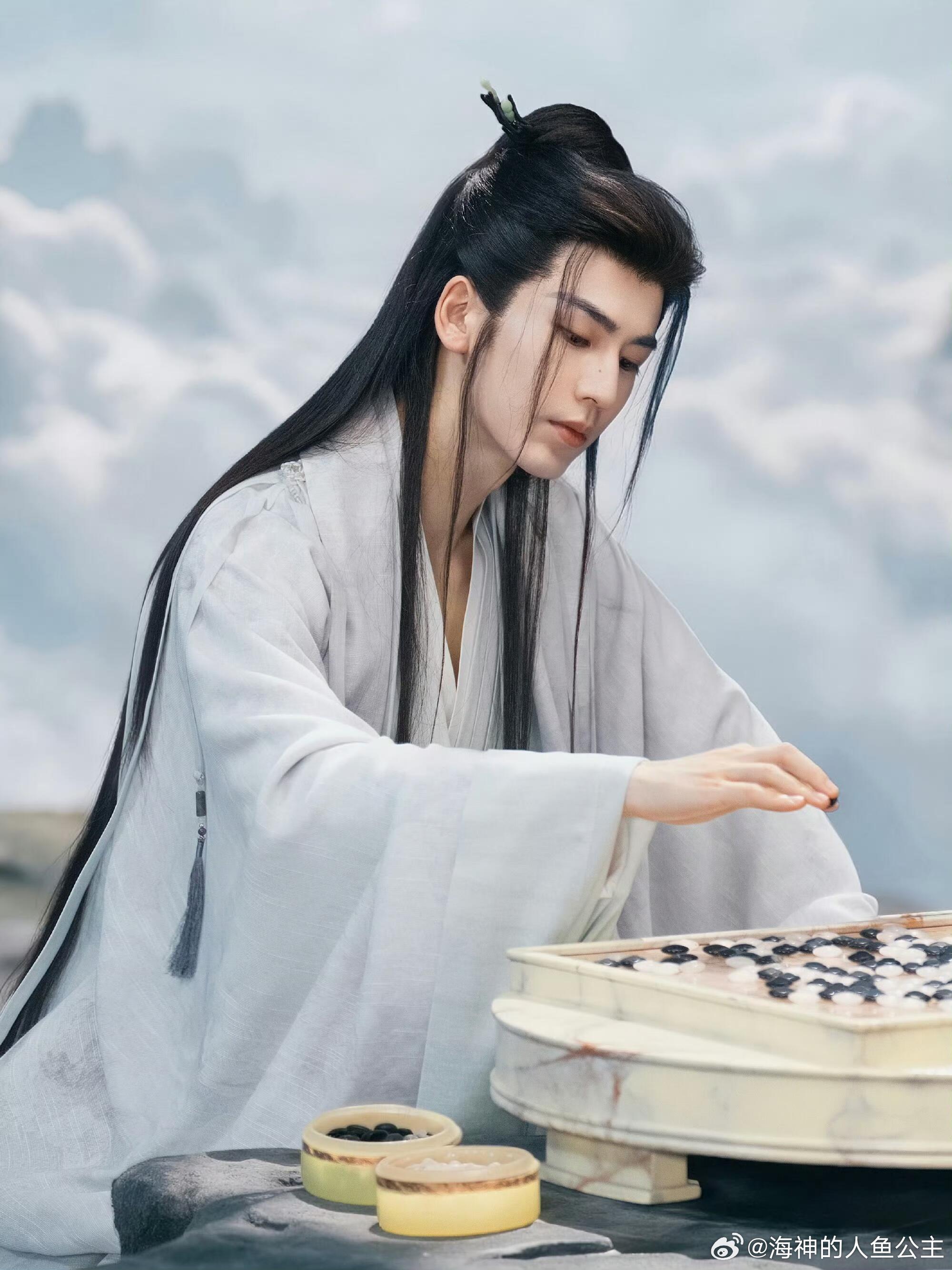 绝了绝了绝了！仅仅是客串！！所有人感受！！！！张凌赫这是什么谪仙下凡啊 ​​​