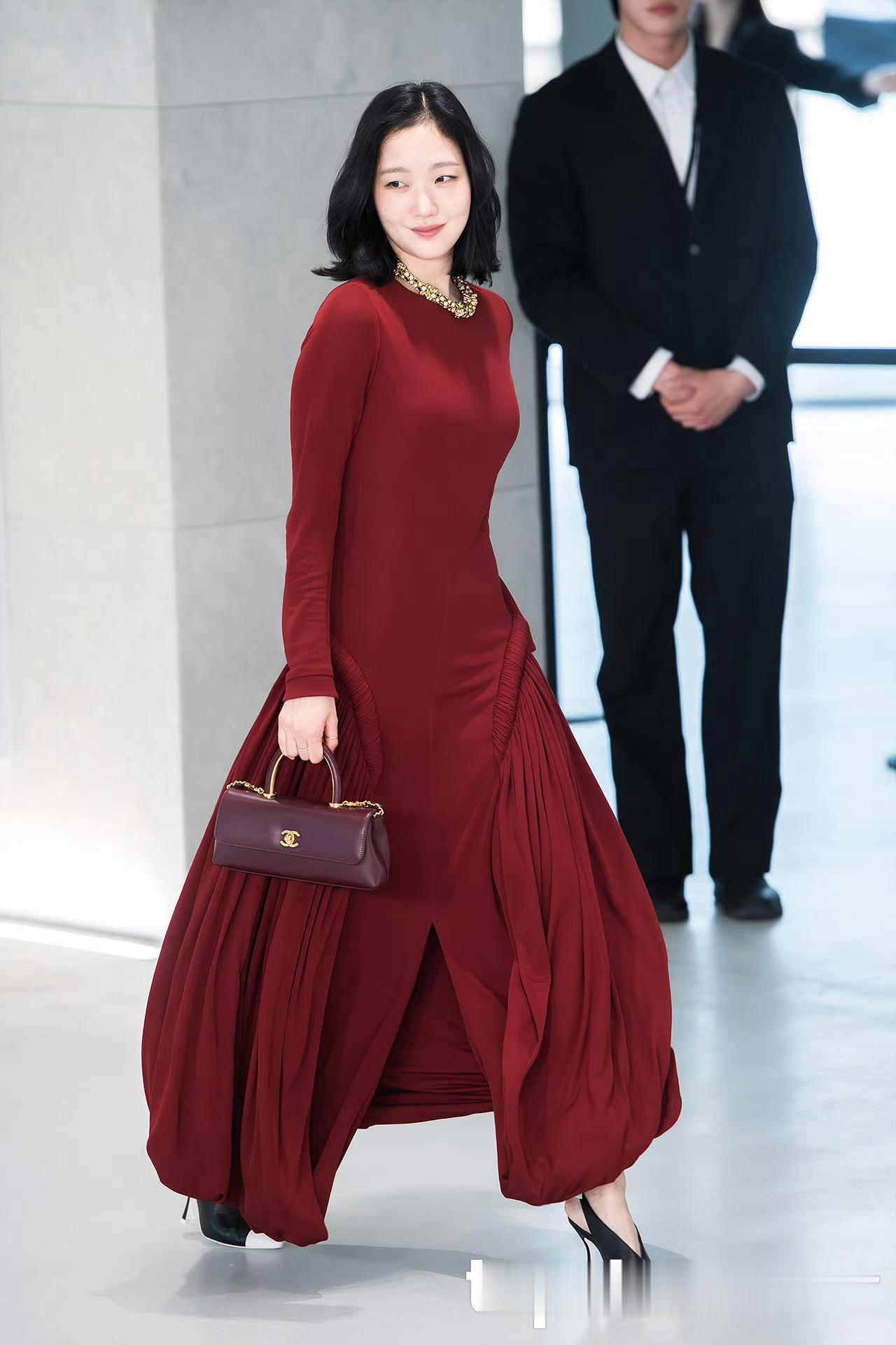 金高银 × 香奈儿首尔复刻大秀造型新闻图 📸时尚灵感解读