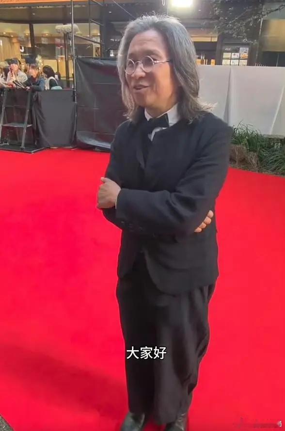 陈可辛一个人代表《酱园弄》参加了东京电影节，一个演员都没来[笑cry] ​​​