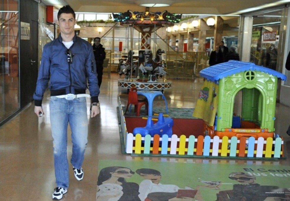 游乐场玩儿够了出来了 