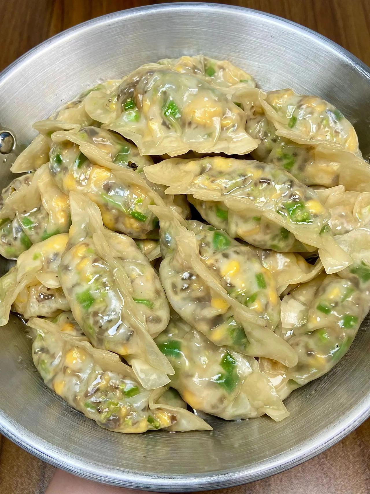 破防了!这个低脂蒸饺巨好吃	！
      给自己安排一顿减肥减脂餐，饱腹感还很