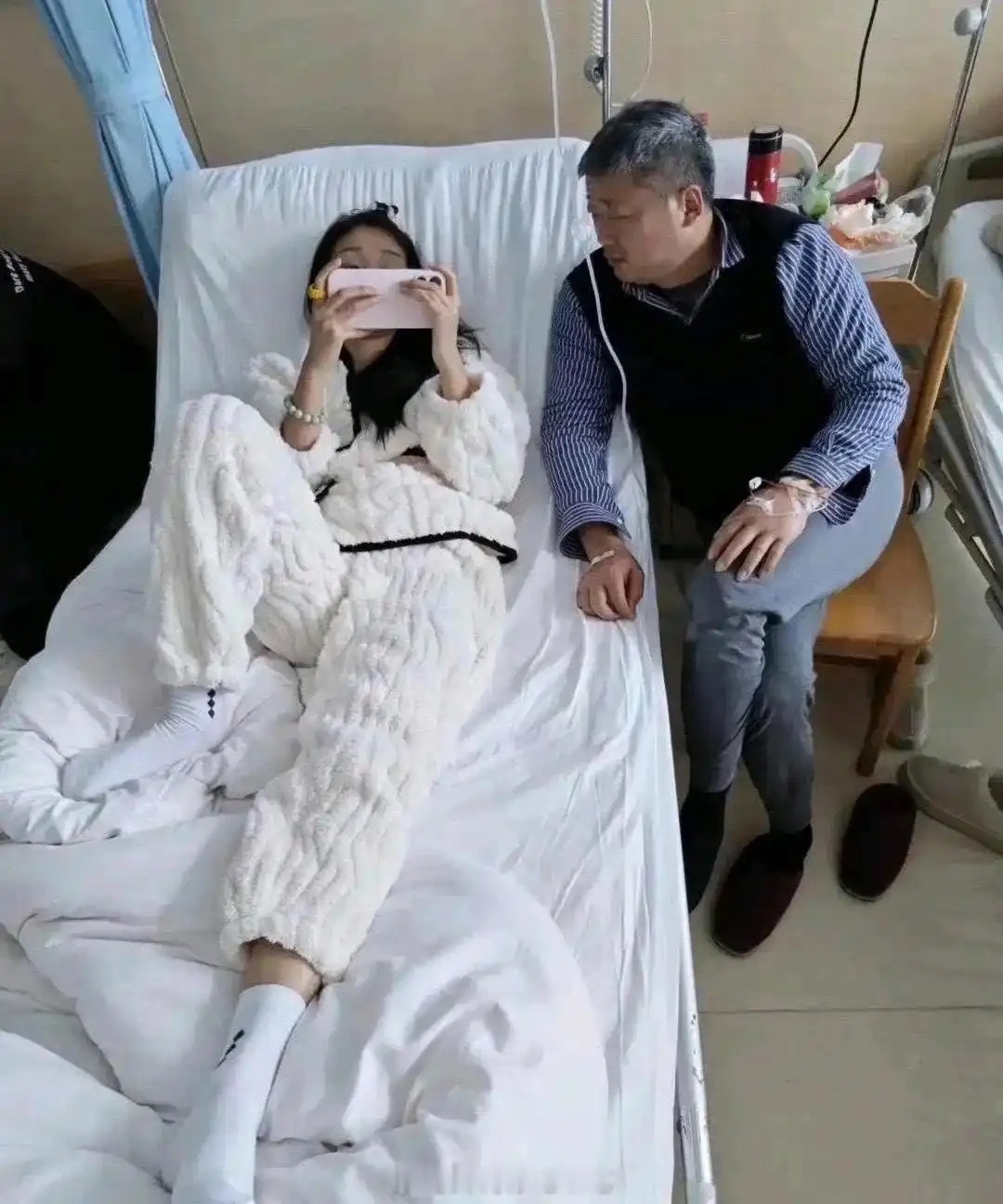 不得不说，这女儿绝对是亲生的 ​​​