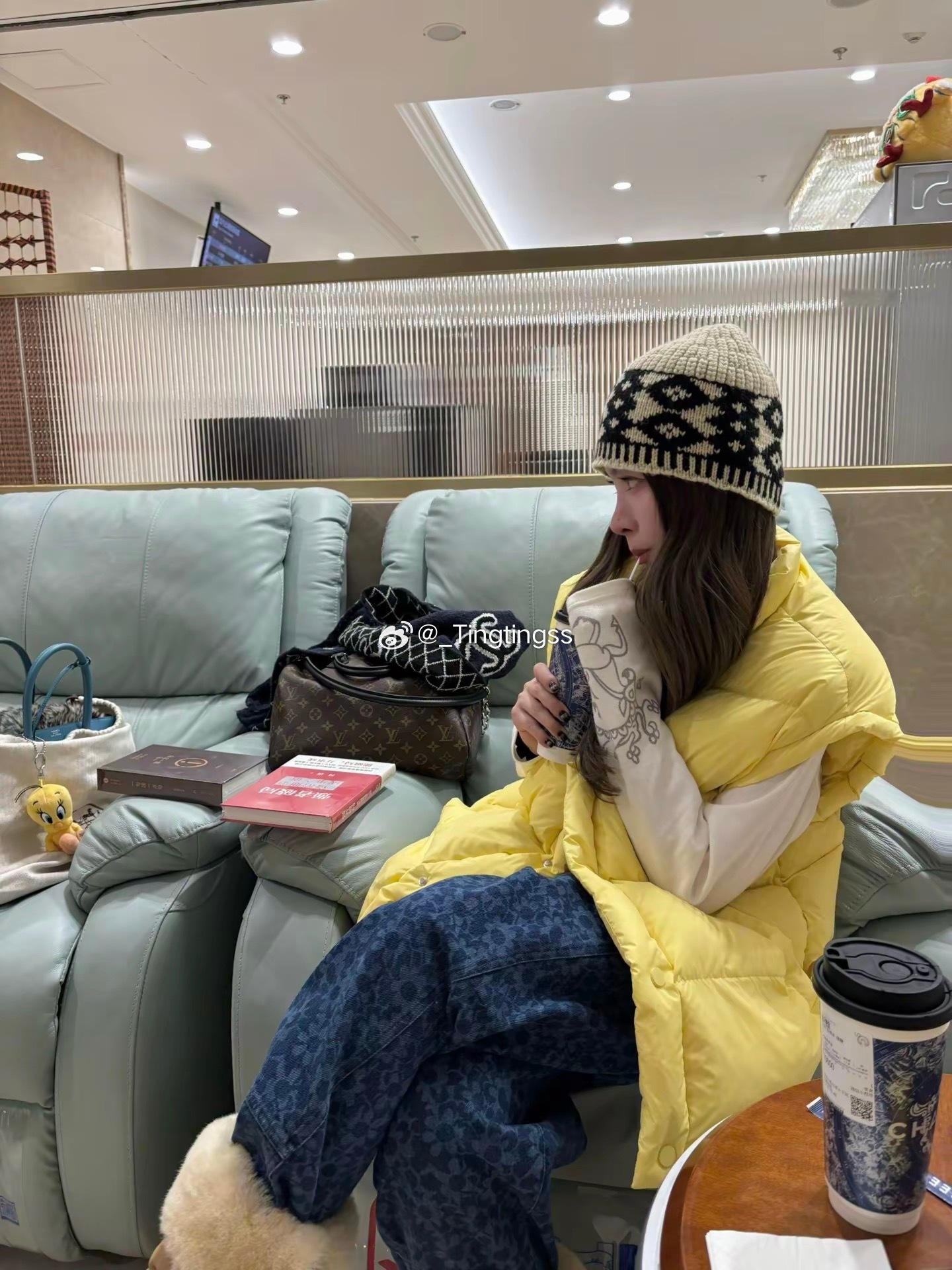 很喜欢哈尔滨因为感觉生活更接地气 有很多小时候的回忆 很喜欢路边摊的感觉哈哈哈 