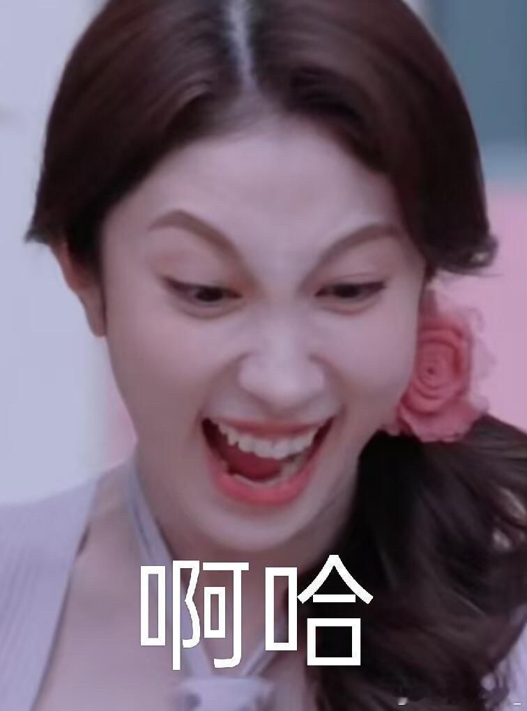婉 这是在干嘛呢我要笑抽过去了小宝你在用那漂亮脸蛋做什么  我要在床上笑成个蛆了
