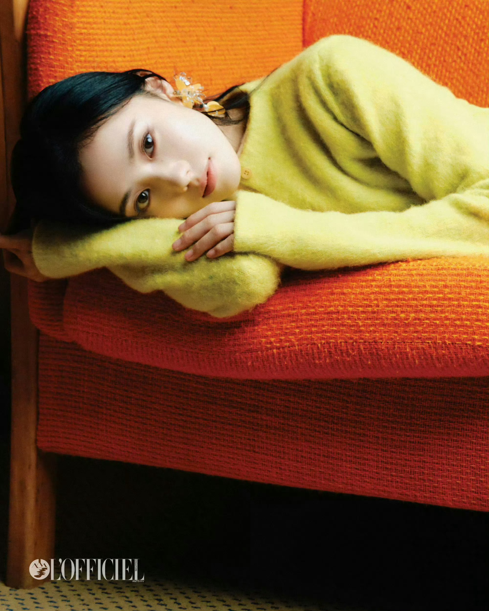 刘浩存身穿 Miu Miu 2026 秋冬新装系列登封 L'OFFICIEL 新