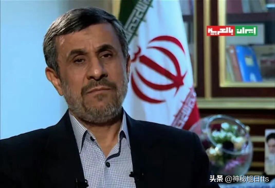 伊朗前总统马哈茂德·艾哈迈迪内贾德在昨天以色列空袭中丧生。马哈茂德·艾哈迈迪内贾