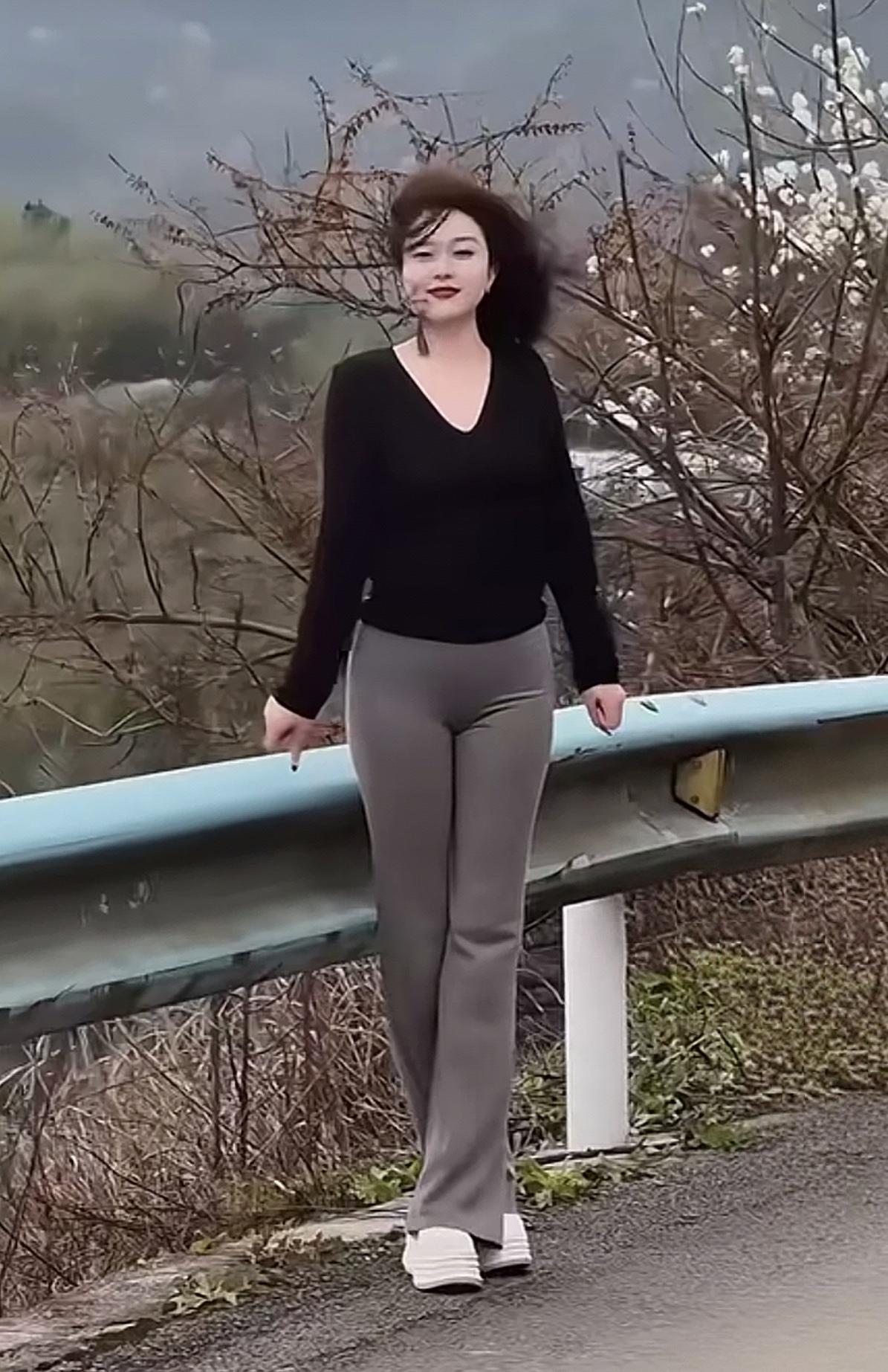 感觉你是在等我，叫我如何睡得着？