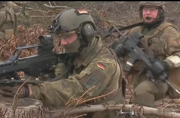 封锁令才生效一天！特朗普就被三重打脸，2400万伊朗人决心护国。
 
谁能想到，