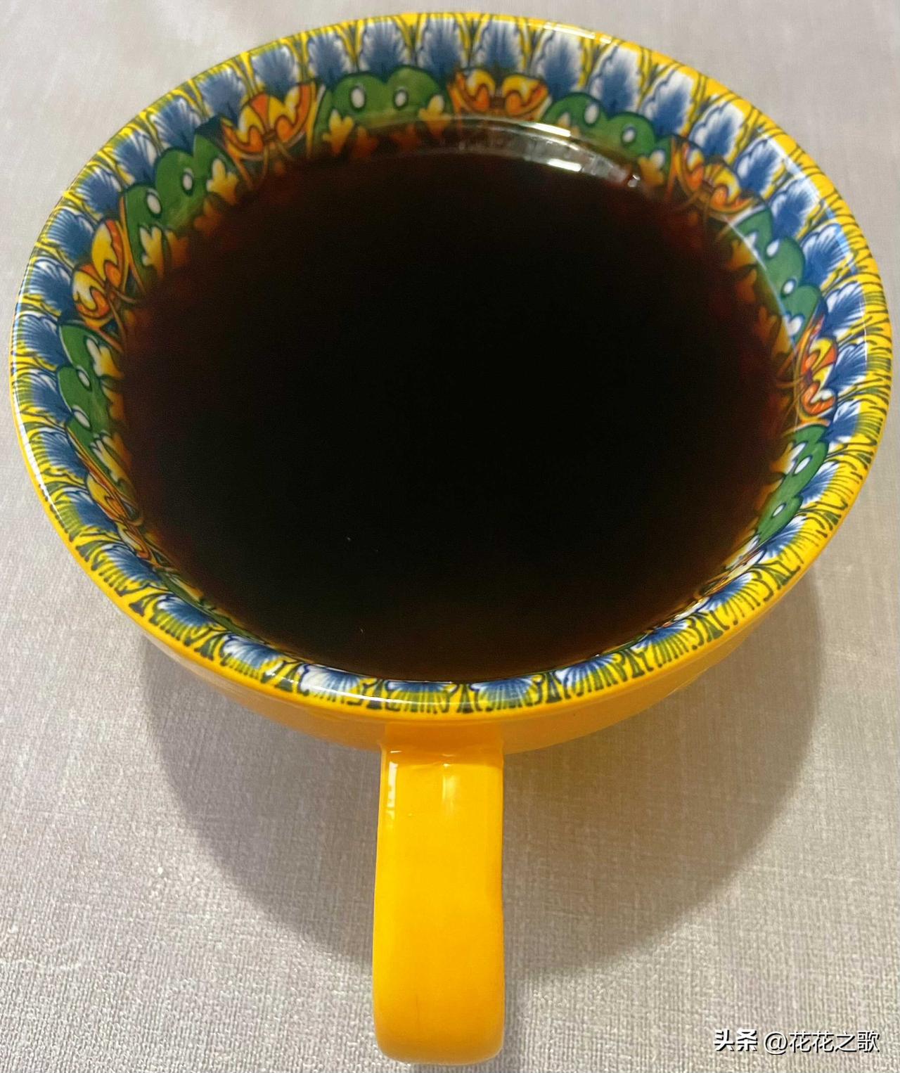 高考后的消费就有点像成年人解压的消费，那么多年做什么都是围绕着学习，所以，高考之