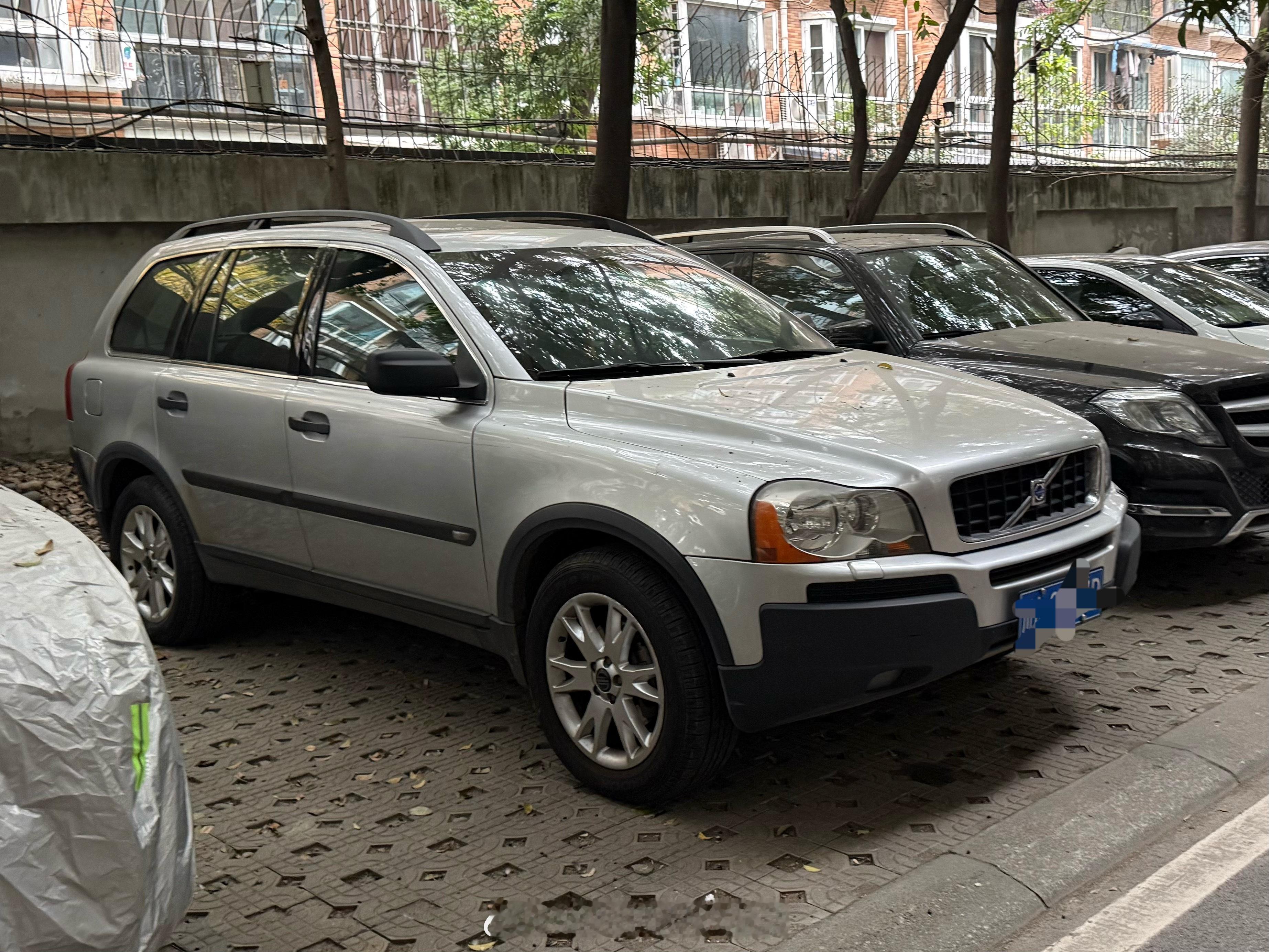 曾经非常喜欢的经典车型，北欧旗舰！好喜欢这个力量感，看起来就非常结实，非常安全！