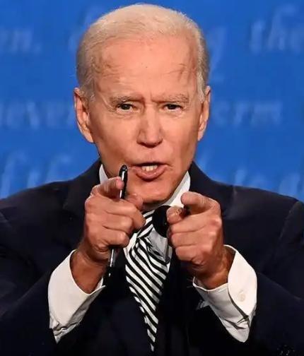 拜登的预言应验？特朗普打完伊朗，美国可能就不再是世界第一，而拜登与特朗普曾作为竞