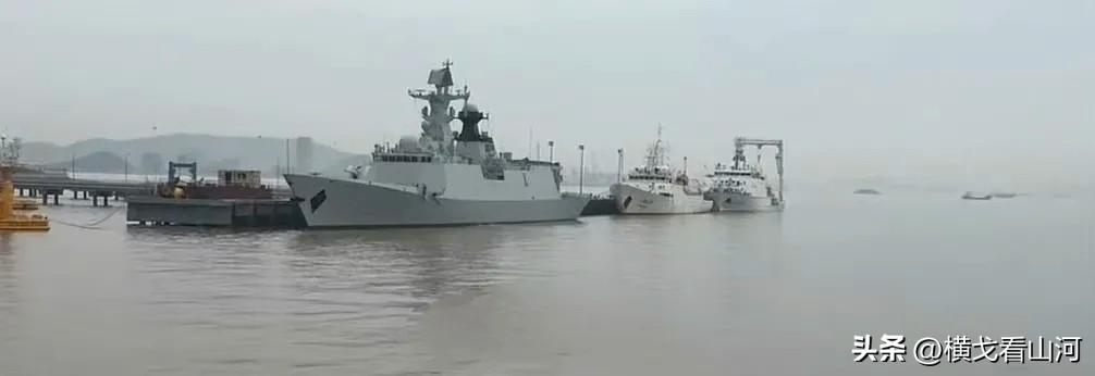 第46到第50艘054A护卫舰全部亮相！

至此从首舰徐州舰2005年开工建造，