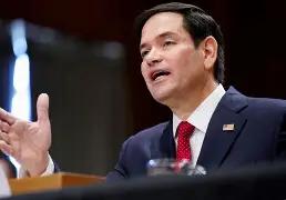 美国国务院拖了24小时才开口，鲁比奥和王毅通话后，美方这次语气明显变了
很多人把