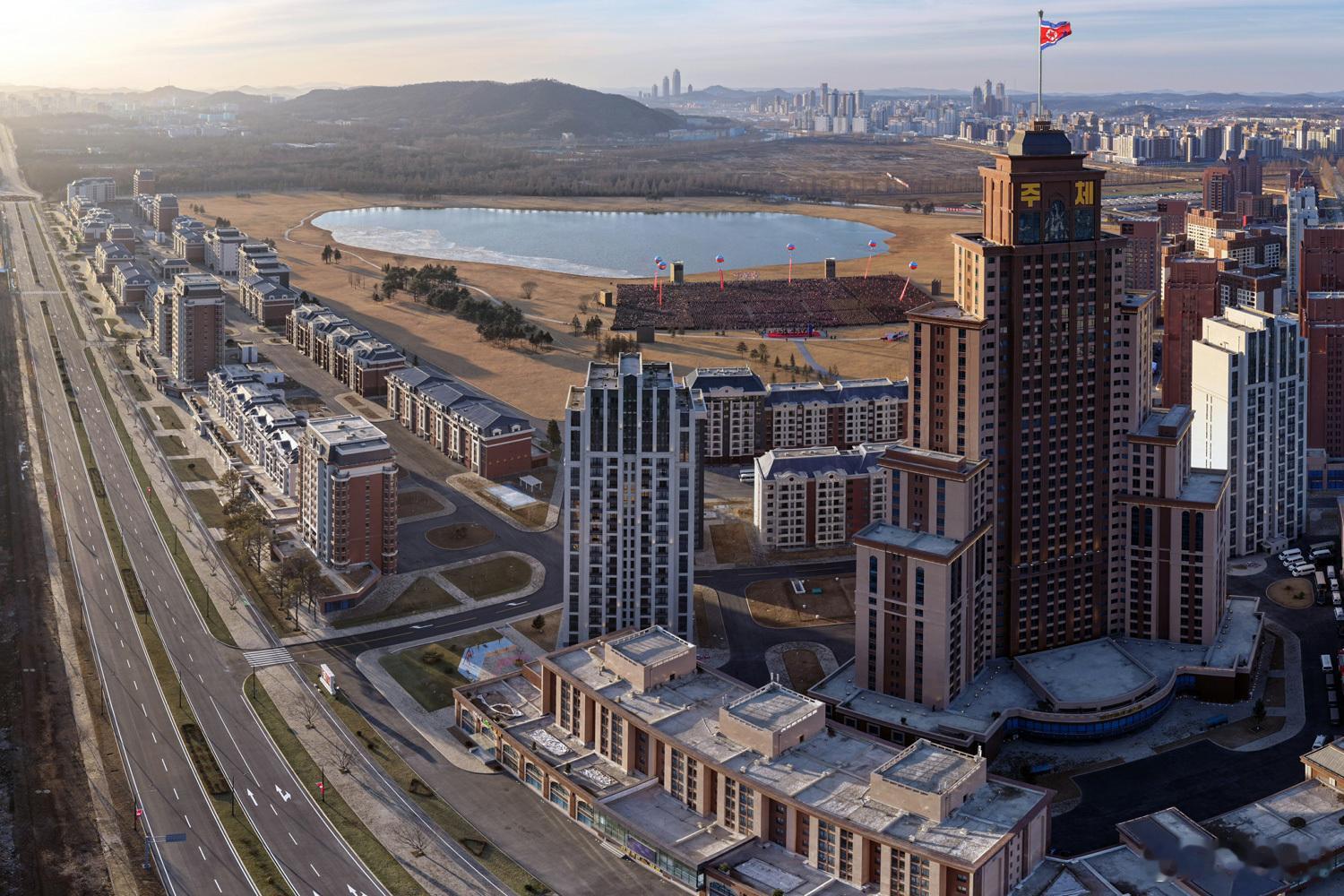 朝鲜 新星大街竣工典礼２月１５日隆重举行。 