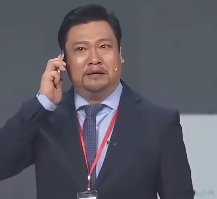 贾冰这个朋友不是蠢就是坏，作为私下的老朋友饭局，是个人都会放下防备的，贾冰是东北