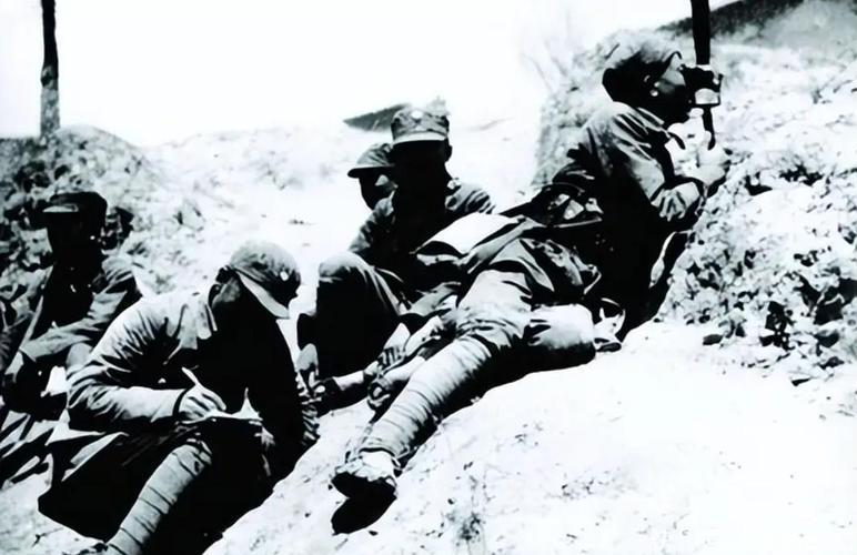 这位英雄率部暴动后，一战击毙日军大佐，却在两个月后牺牲成遗憾。
 
这位英雄正是