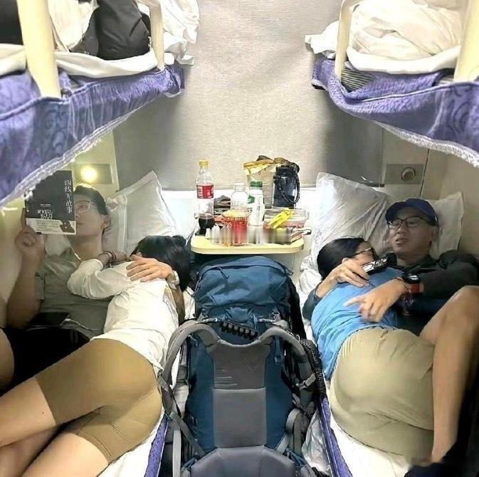 这样尴尬不 
