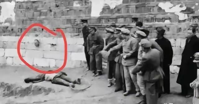 1948年，新四军苏浙游击纵队副司令兼参谋长 汤景延 的脑袋被反动派割下之后，悬