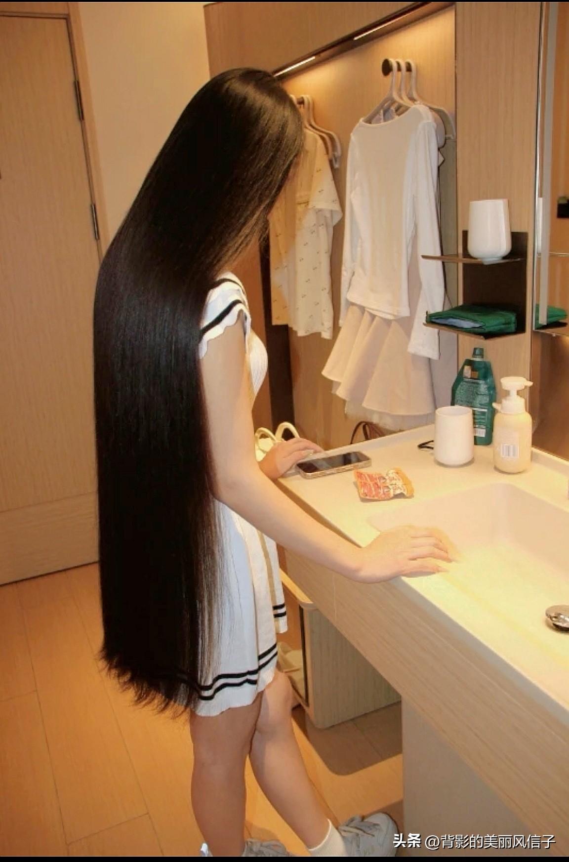 沉浸在护肤的时光里，享受每一刻的自我关爱。💆‍♀️💧