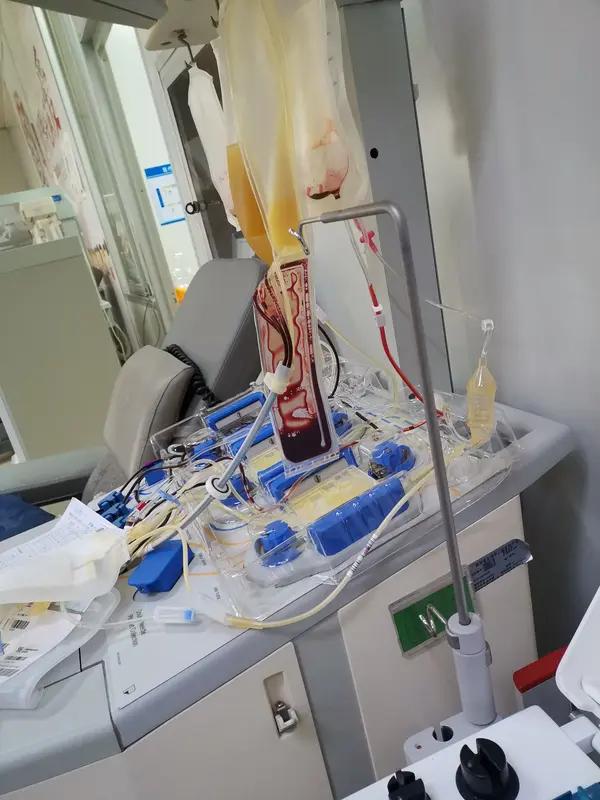 上海松江一个打着“健康咨询”旗号的黑诊所，简直是胆大包天！市民拍下的视频里，“行