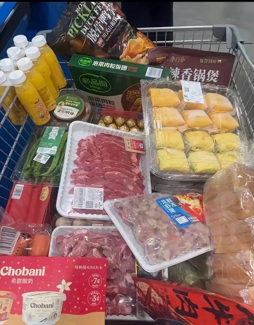 山姆中国换帅不到1年品控却屡陷争议着高价会员费，品控却频频掉链子。每年花几百块办