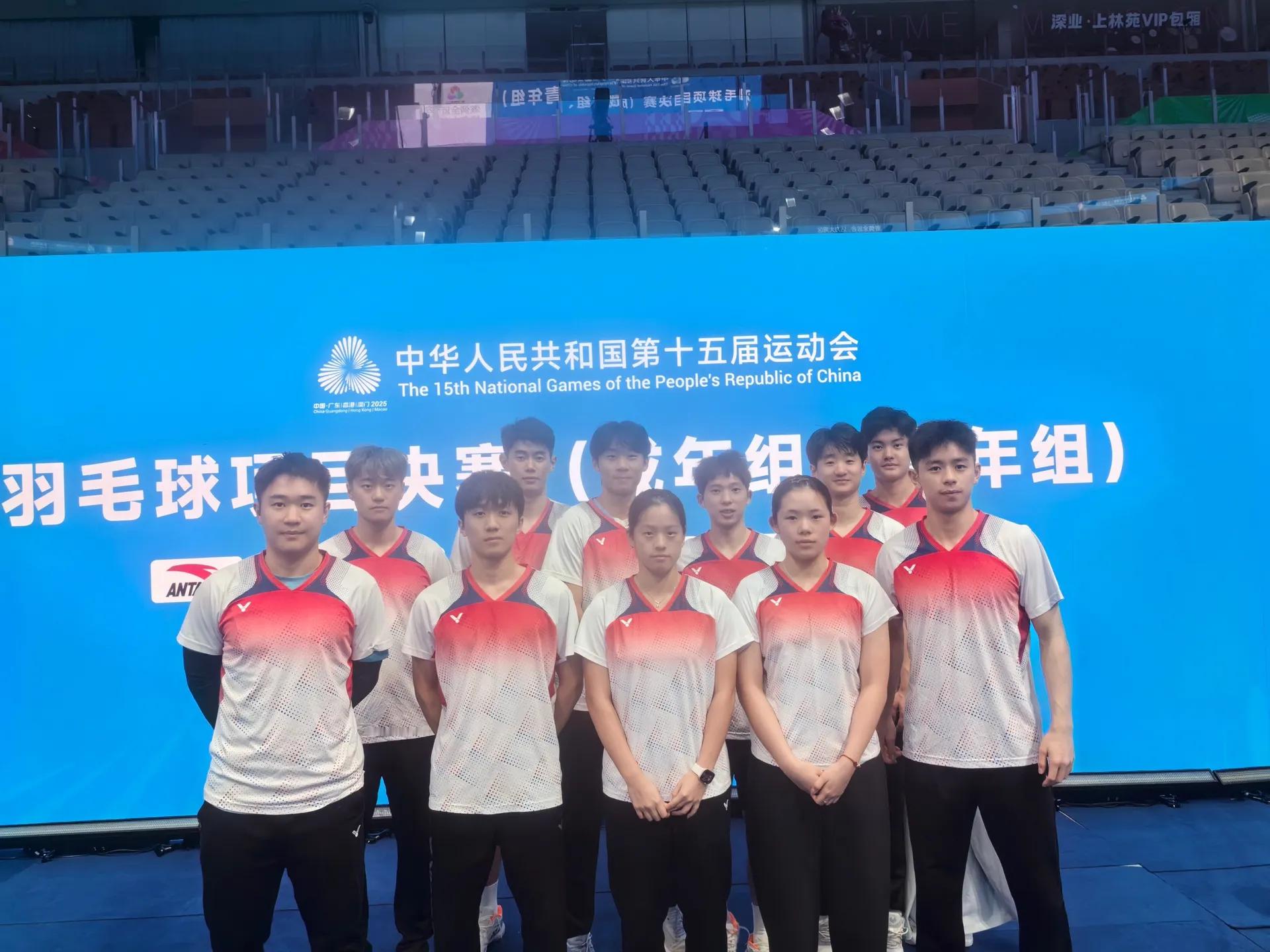 刘毅dy更新：不遗余力 安徽队加油！2025年海露羽毛球公开赛 ​​​