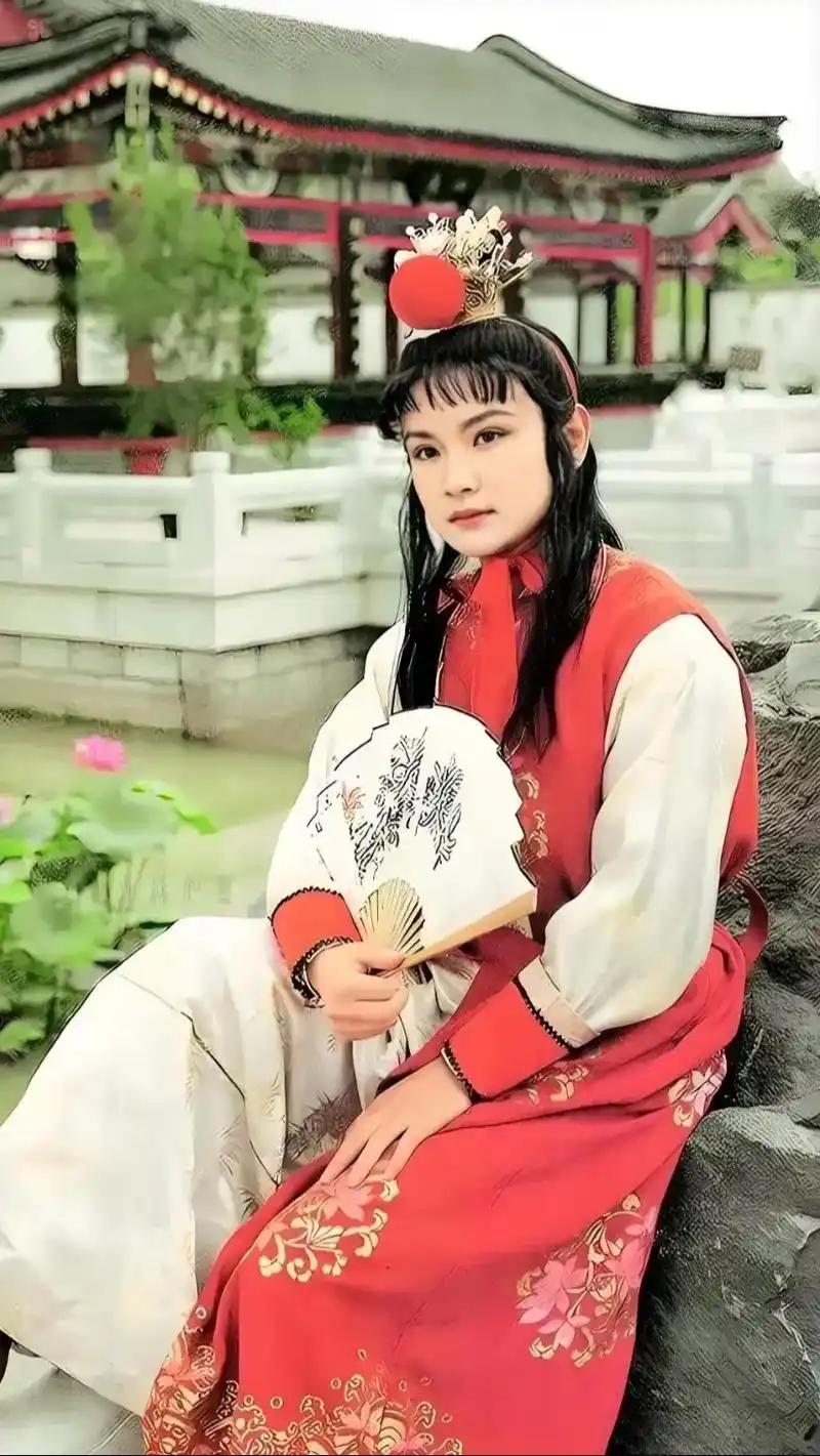 红楼梦中最爱（情）贾宝玉的排行榜：
女性：                   