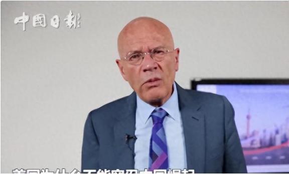 英国学者马丁·雅克直言坦言：美国之所以一直针对中国，是因为中国犯了一个大错。一个