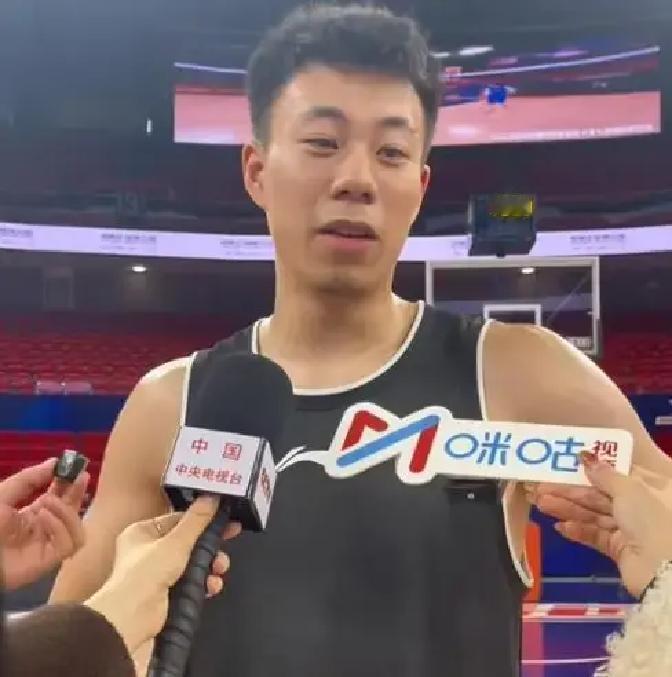 对手比队友更熟悉他的战术本。这恰恰成了上海队最狠的杀招。
 
张镇麟转会上海，前