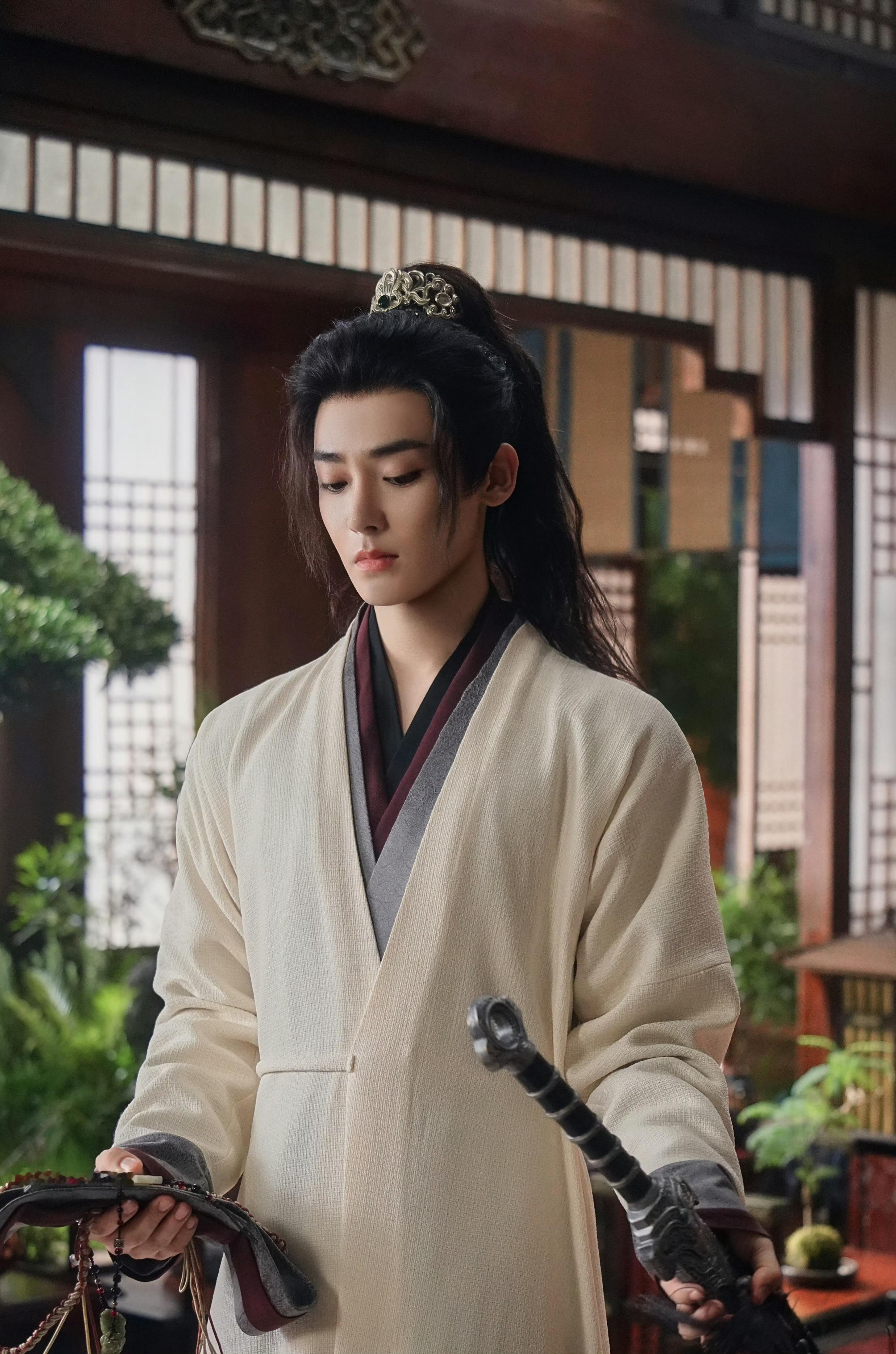 萧无衣伟大的引导型恋人💗侯明昊萧无衣 侯明昊饰演的萧无衣年上感直接拉满！难得的