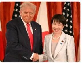 日本首相高市早苗这次去美国访问，因为态度反差太大，直接被网友骂上了热搜，说这就是