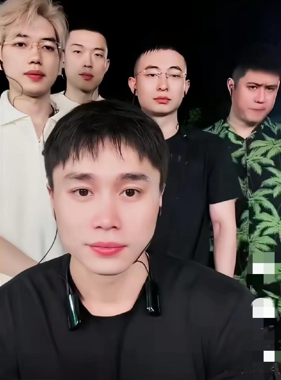 刘二狗满心欣慰，自己悉心带出来的徒弟个个争气，樊二娃、老二、刘尚、全都能独当一面