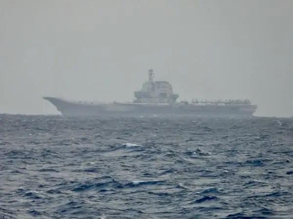 美媒又换了一套吓人包装：《华尔街日报》干脆把解放军在台海周边的常态活动叫成“逐步