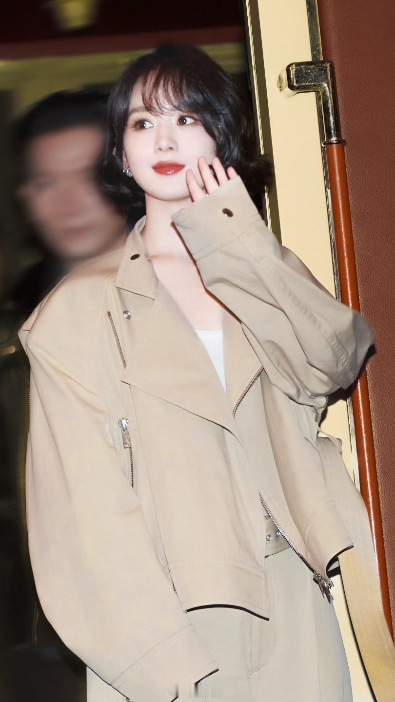 赵丽颖赵丽颖乔妍赵丽颖 电影乔妍的心事“以这份热爱，致你阳关般的眼眸” ＂𝓡?