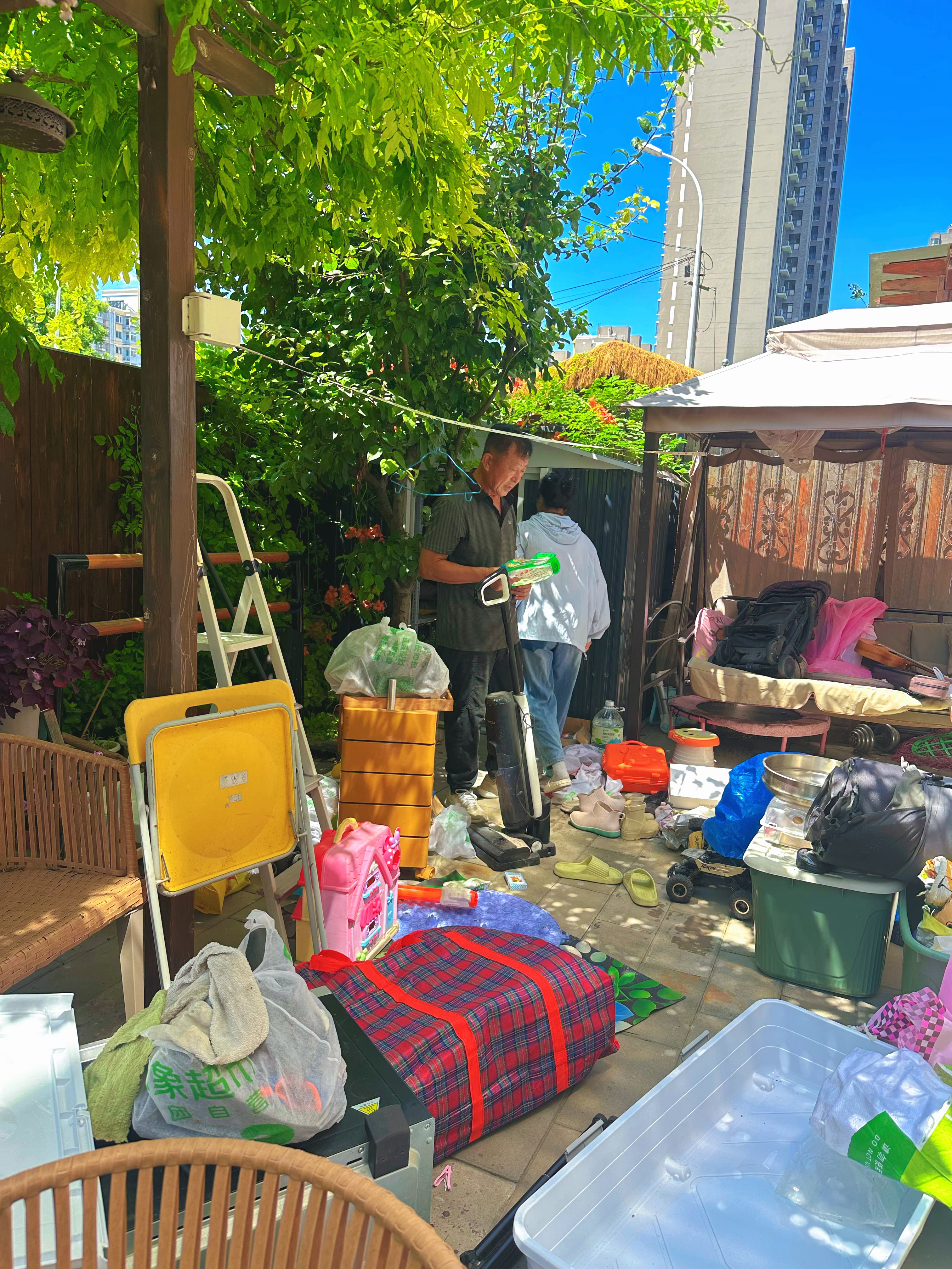我妈在帮我收拾库房啥都不让我扔