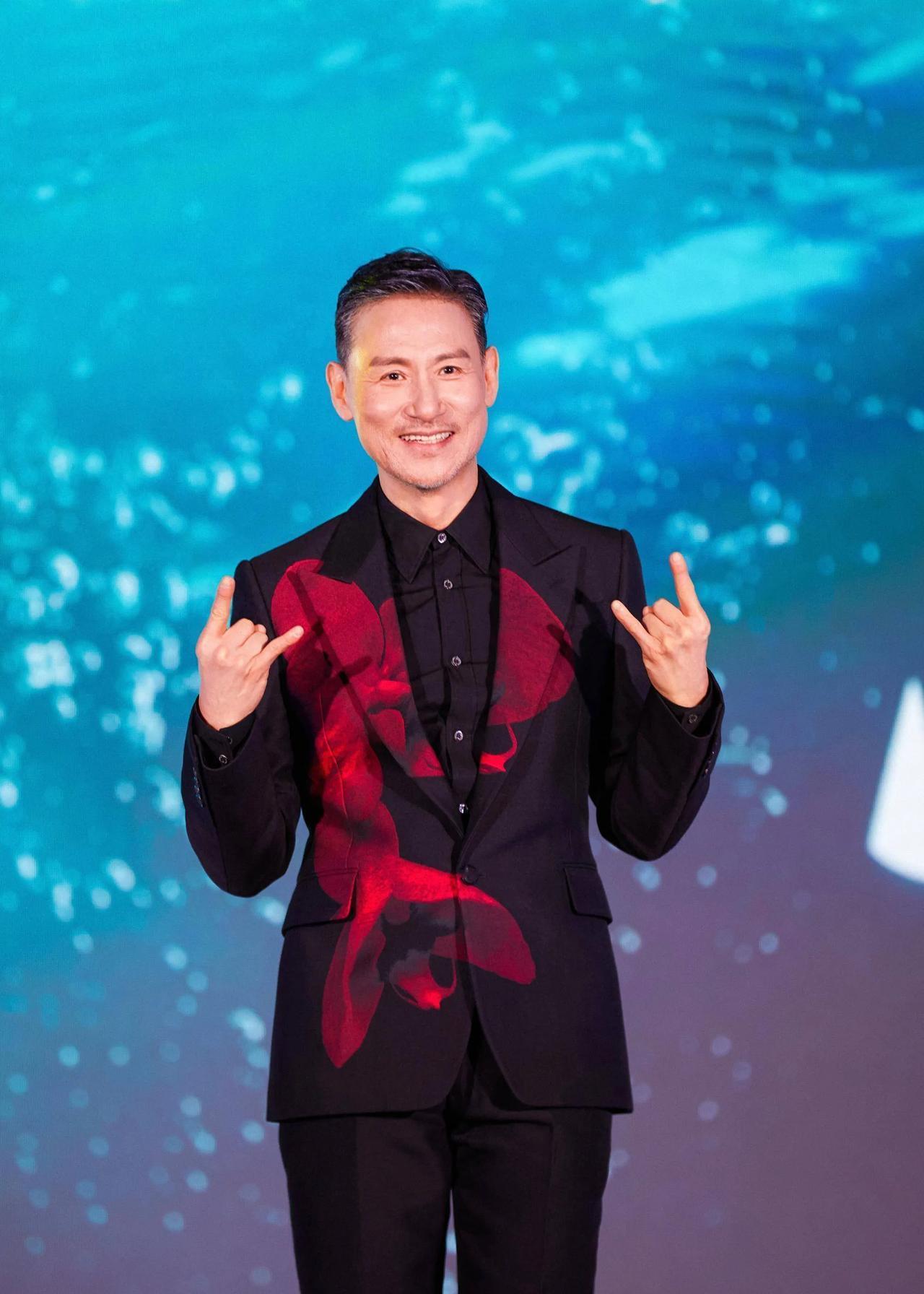 谣言害死人，一个感冒就能被说成住进ICU。3月8日，3月8日乘飞机从上海返回香港