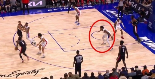 #怀斯曼登场就失误##NBA你我皆主角# 笑死了，怀斯曼上场两分钟三犯下场😂我